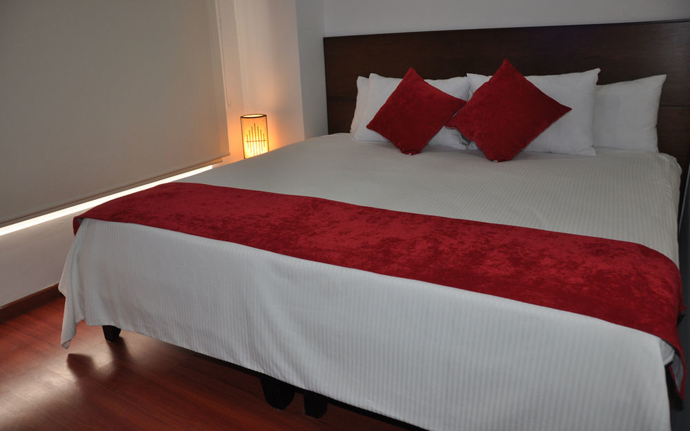 Apartasuites Plaza Modelia 3*