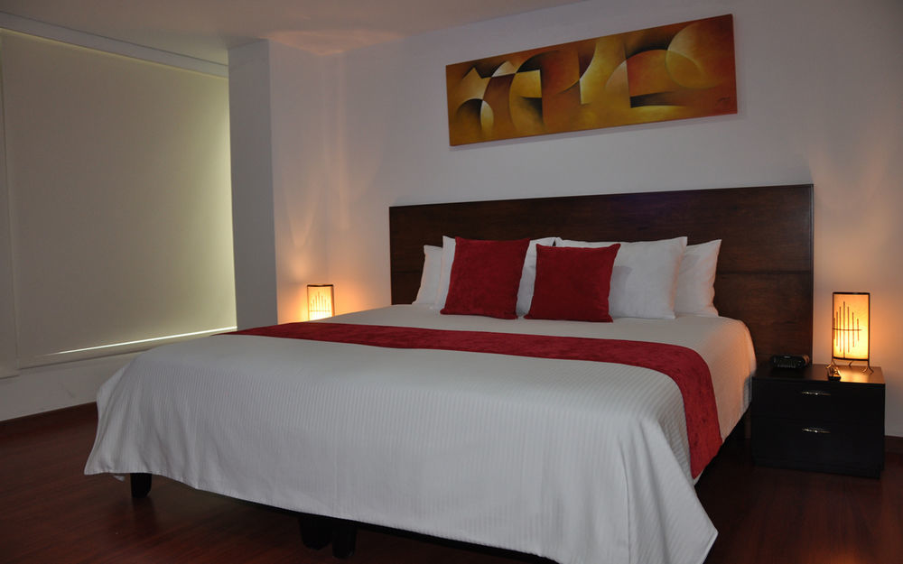 Apartasuites Plaza Modelia 3*