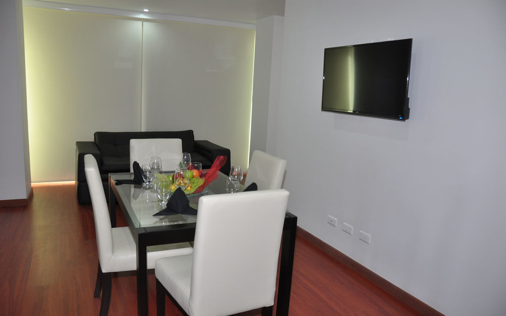 Apartasuites Plaza Modelia 3*