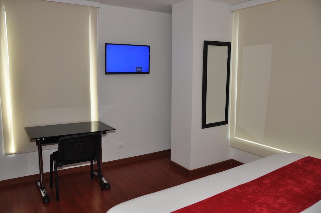 Apartasuites Plaza Modelia Apartahotel